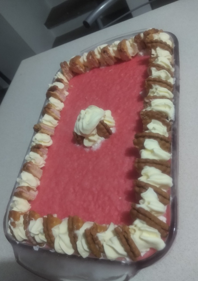 Una foto de Gelatina espumosa de fresa