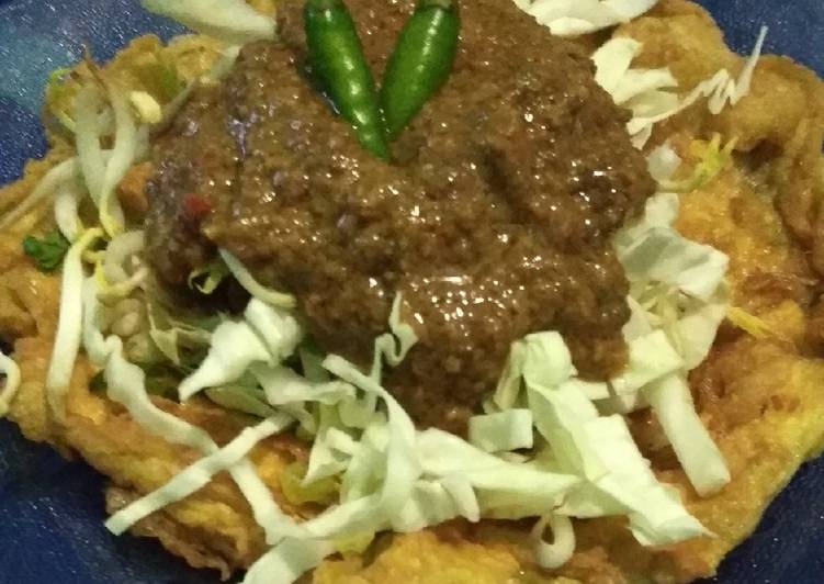 Tahu telur bumbu kacang