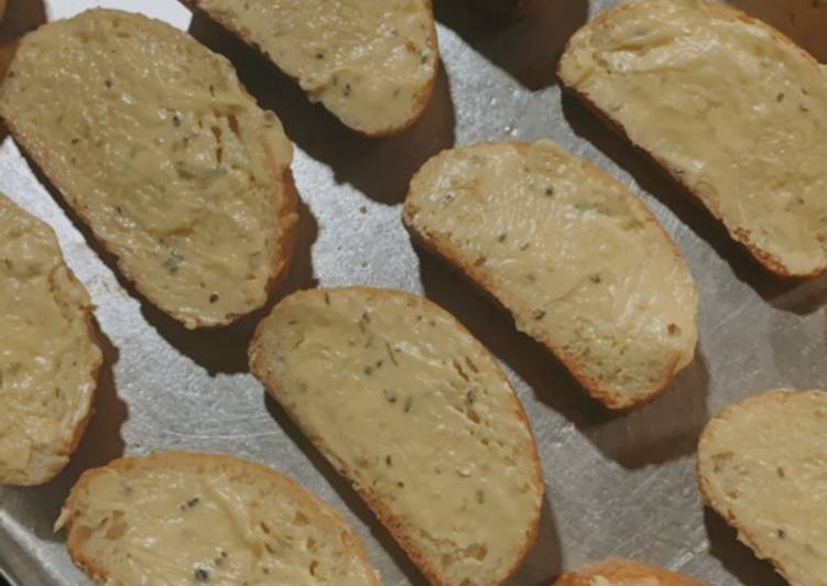 Cara Membuat Garlic Bread Anti Gagal!