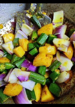 A picture of Bhindi Do Pyaza.