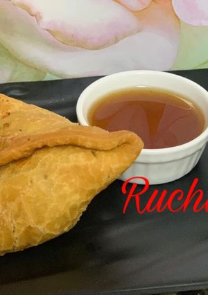 A picture of Punjabi Samosa.