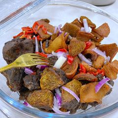 A picture of Fried cow offal.
