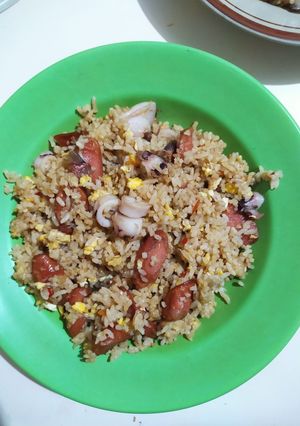 Foto resep Nasi Goreng Cumi Sosis & Telur