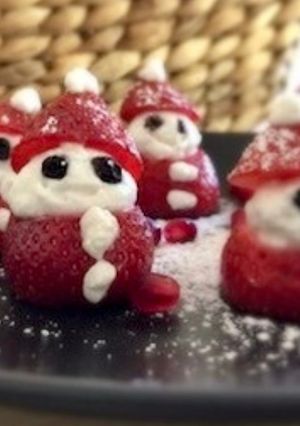 Una foto de Santa Claus o papá Noel en frutillas light y fit! Riquísimo