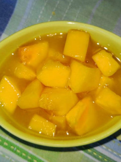 Una foto de Papaya con naranja y miel