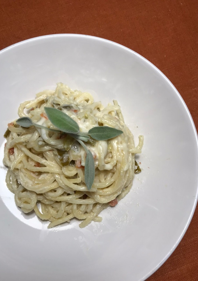 Una foto de Spaghetti con salsa de queso scamorza