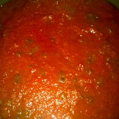 A picture of Amatriciana sauce.