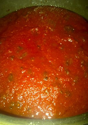 A picture of Amatriciana sauce.