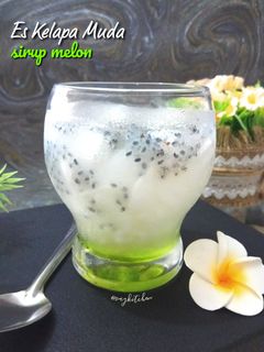 Foto resep Es Kelapa Muda Sirup Melon