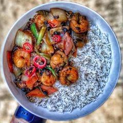 A picture of King prawn in black bean sauce.