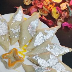 A picture of Kaju katli.