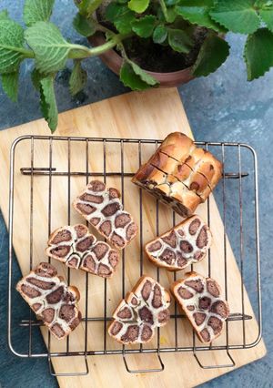 A picture of Leopard print choco vanilla bread.