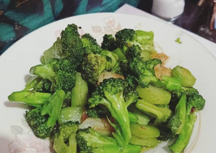 Resep Brokoli bawang putih yang Bikin Ngiler