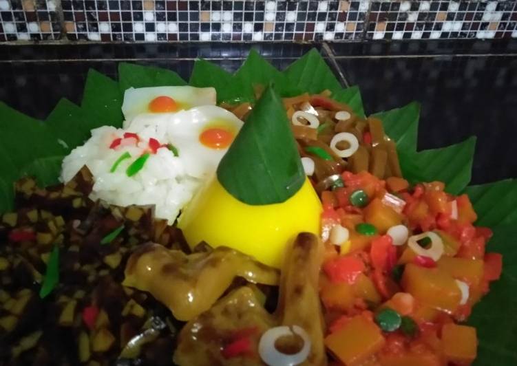 Puding tumpeng