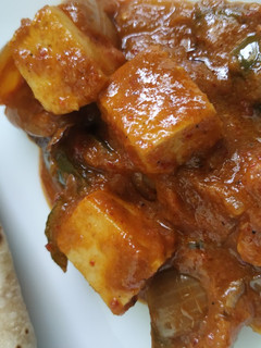 பனீர் கேப்சிகம் கிரேவி (Paneer capsicum gravy recipe in tamil) செய்முறை முக்கிய புகைப்படம்