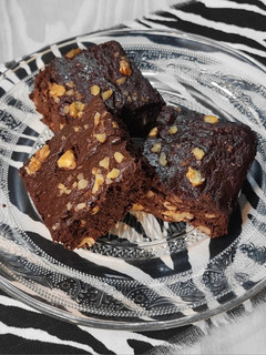 Una foto de 🍫🍌Brownie "fit" 🍫Sin harina, sin azúcar, sin lactosa 🍫Rápidos y fáciles 🍌🍫