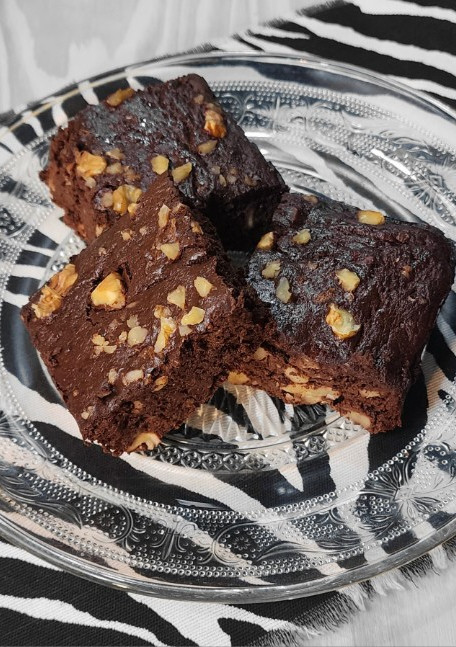 Una foto de 🍫🍌Brownie "fit" 🍫Sin harina, sin azúcar, sin lactosa 🍫Rápidos y fáciles 🍌🍫