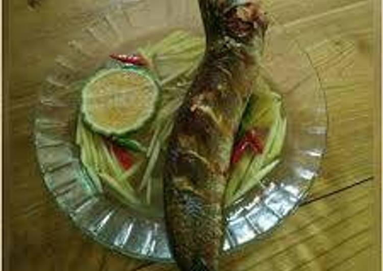 Proses mengolah Haruan cacapan asam khas banjar.. yang Enak