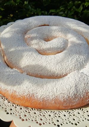 Una foto de Ensaimada con manteca