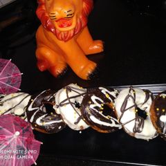 A picture of Chocolate doughnut.