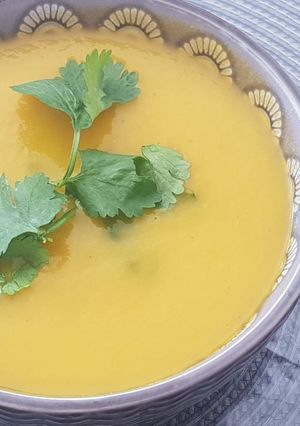 Une photo de Soupe thaï carotte lait de coco