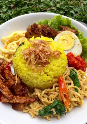 Foto resep Nasi kuning rice cooker