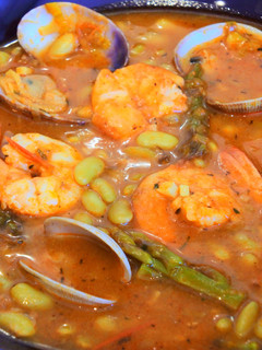 Una foto de Verdinas con almejas, langostinos y trigueros