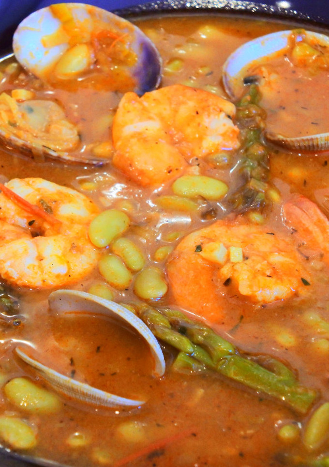 Una foto de Verdinas con almejas, langostinos y trigueros
