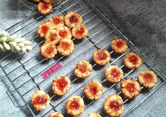 Strawberry thumbprint Cookies