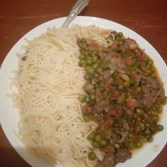A picture of Spaghetti served with minji+ meat stew.