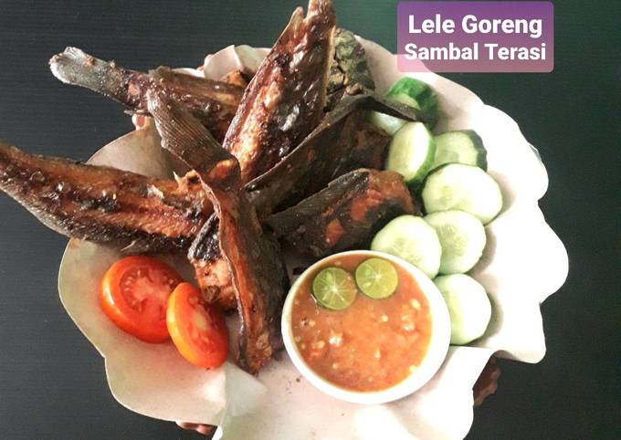 Ternyata begini loh! Bagaimana cara membuat Lele Goreng Sambal Terasi dijamin sempurna