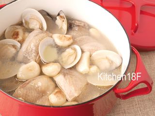 蒜頭雞湯_電鍋料理 湯頭濃郁秘訣