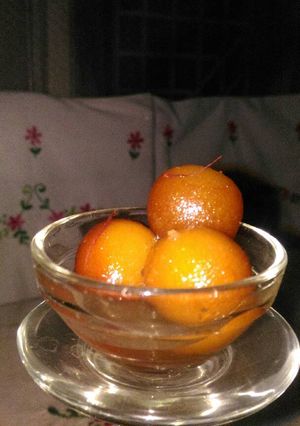 A picture of Gulab jamun.