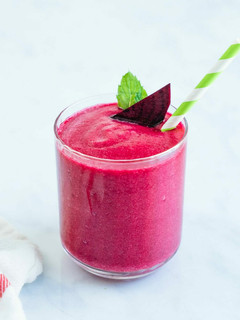 A picture of Pink beetroot smoothie.
