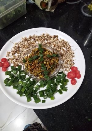 मटकी उसळ रेसपी (matki usal recipe in marathi) रेसिपी चे मुख्य फोटो 
