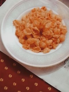 صورة لوصفة مكرونه قواقع بالصلصه