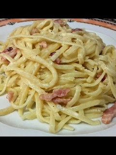 Una foto de Carbonara española o "falsa carbonara"