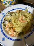 Espaguetis con almejas y gambones