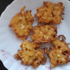 A picture of Cabbage pakori.