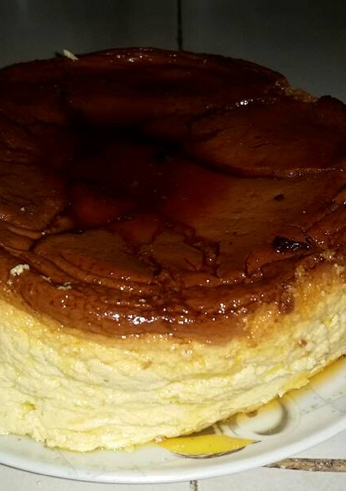 Una foto de Flan de queso en olla express🍮