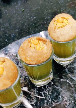 A picture of Pani poori.