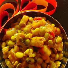 A picture of Pavta(Lima beans)Batata Bhaji.