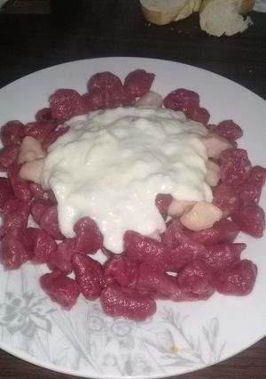Una foto de Ñoquis de remolacha y papa