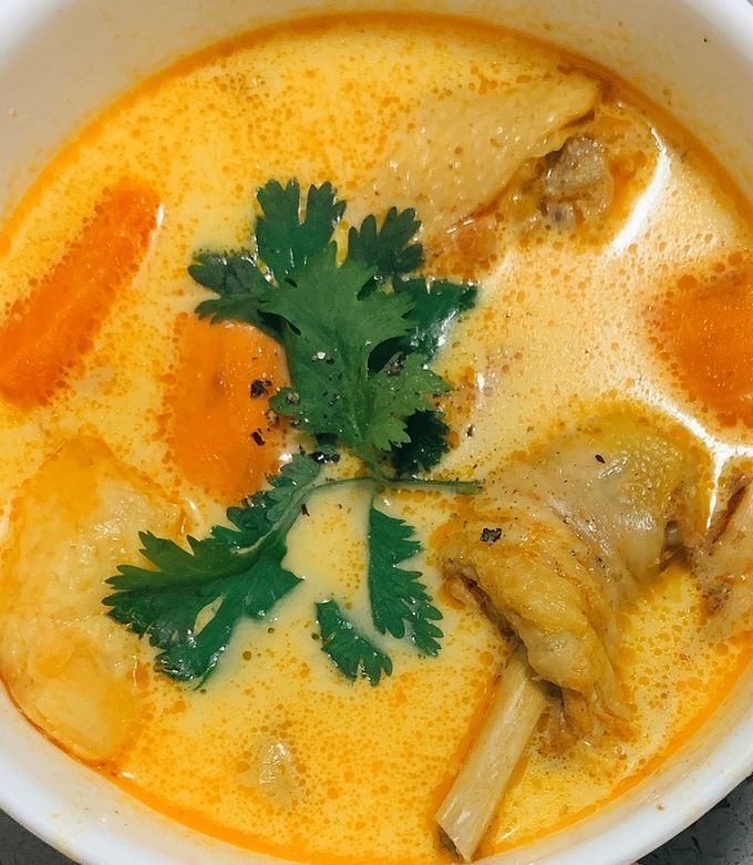 Hình của món Cà ri gà.
