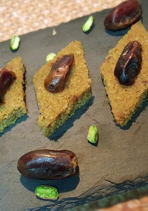 A picture of Daliya and Dates katli.