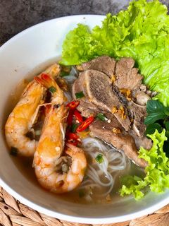 Hình của món Hủ Tiếu Xương Bò-Tôm.