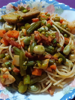Una foto de Espaguetis con verduras