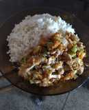 Salteado Criollo de Pollo y Vegetales