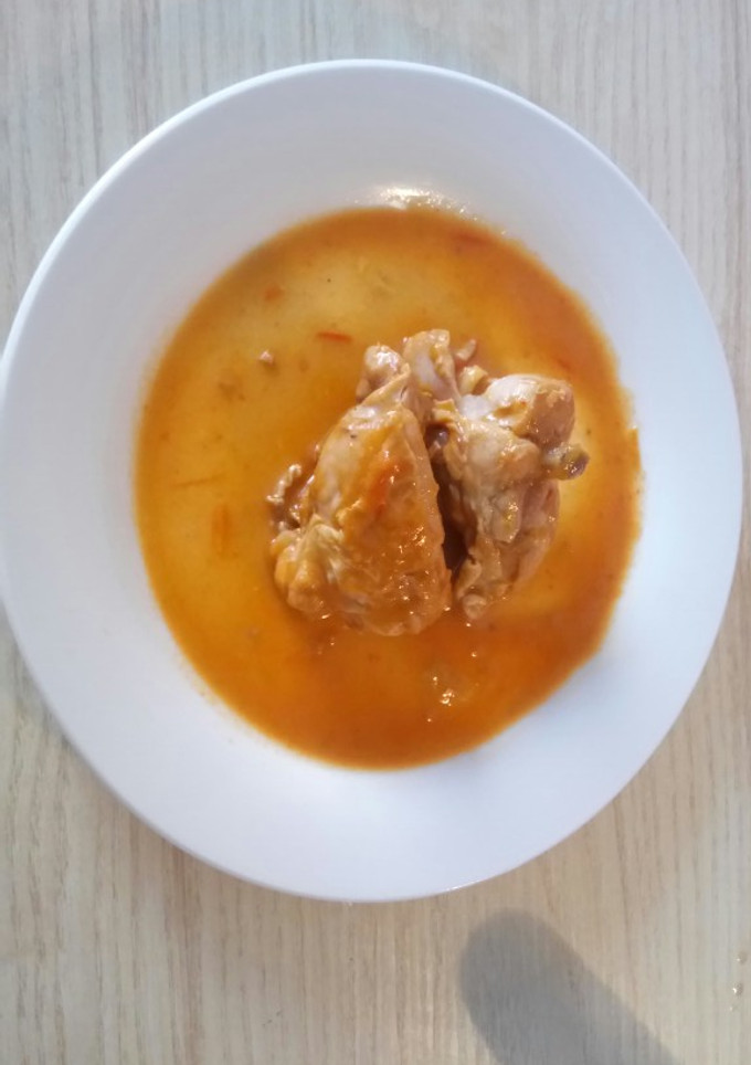 Una foto de Pollo en salsa de verduras