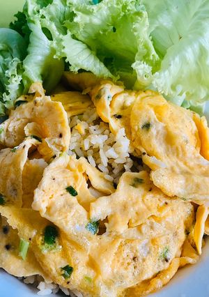 Hình của món Cơm chiên trứng.